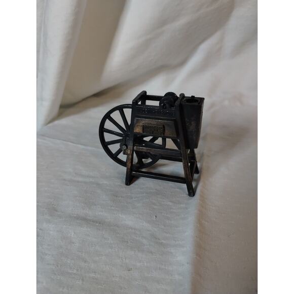 Vintage Die Cast Miniature Knife Grinder - Pencil Sharpener - Cumberland Falls - Picture 4 of 5